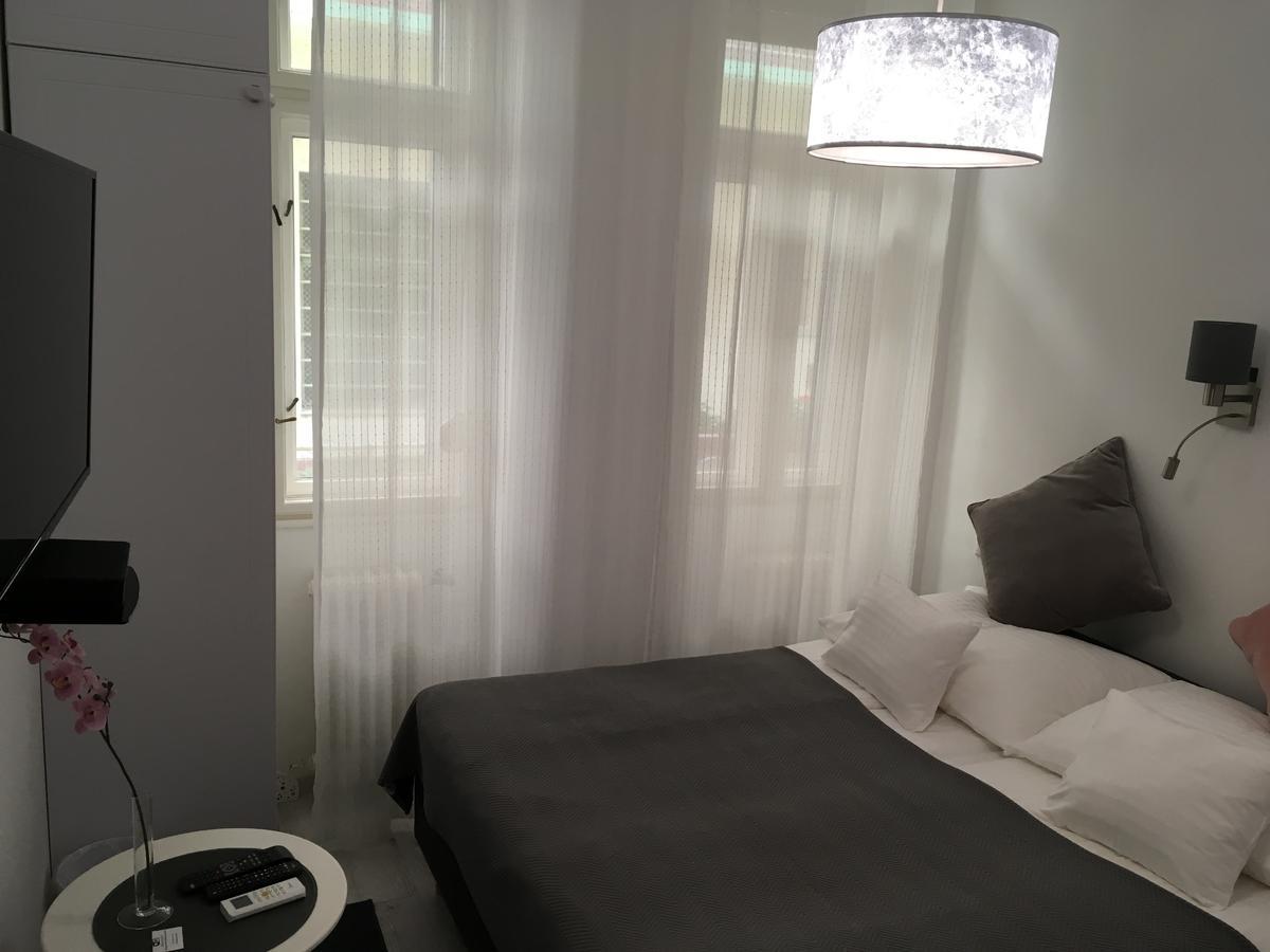 Ferienwohnung Dom Apartman Szegedin Zimmer foto